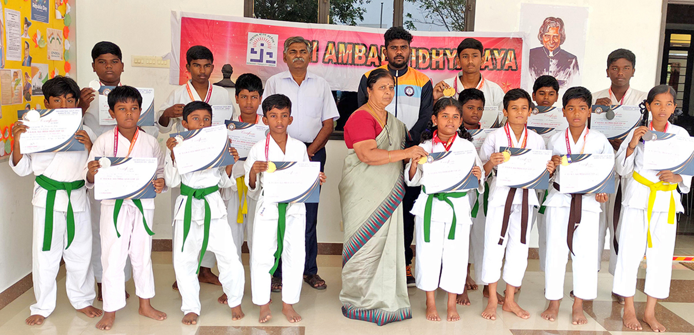 Sri Ambal Vidyalaya CBSE in All India Karate Competition  School students achievement