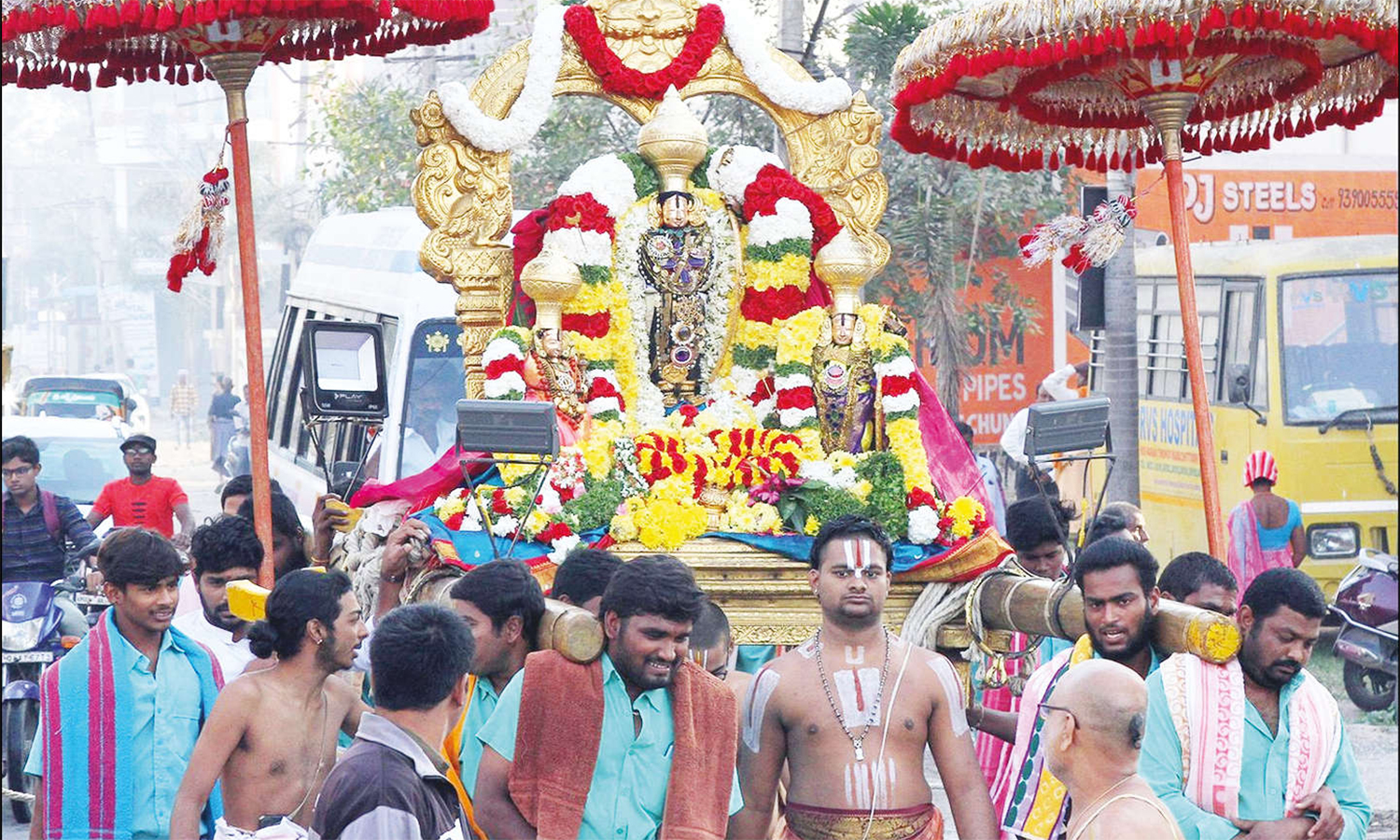 திருப்பதி கோதண்டராமசாமி கோவிலில் சீதா, லட்சுமணர், கோதண்டராமருக்கு ஸ்நாபன திருமஞ்சனம்