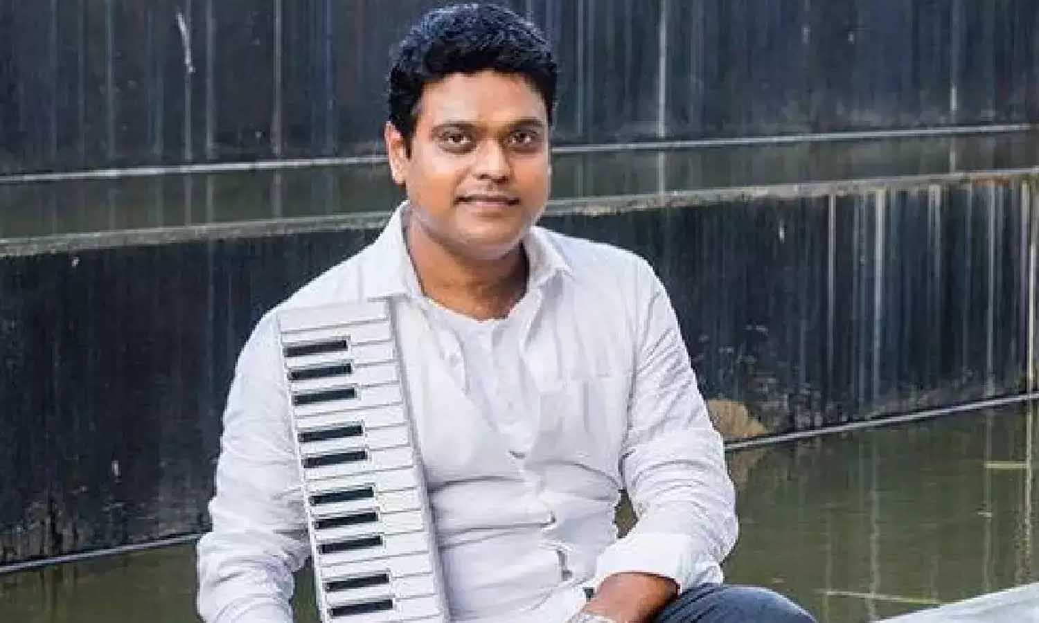 நடிகர் விக்ரம் பட பணியில் தீவிரம் காட்டும் ஹாரிஸ் ஜெயராஜ்