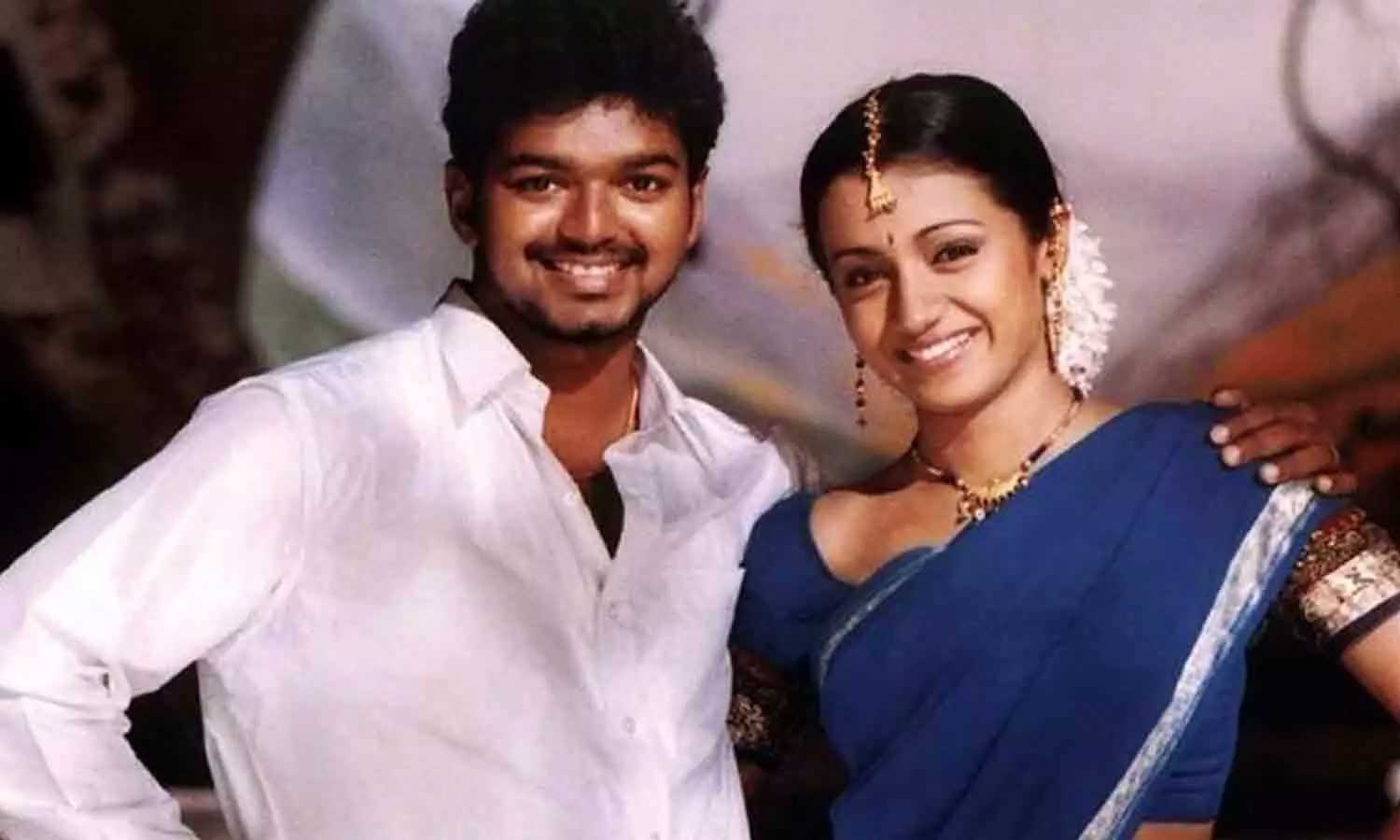 மீண்டும் இணையத்தை ஆக்கிரமிக்கும் விஜய்-திரிஷா புகைப்படம்